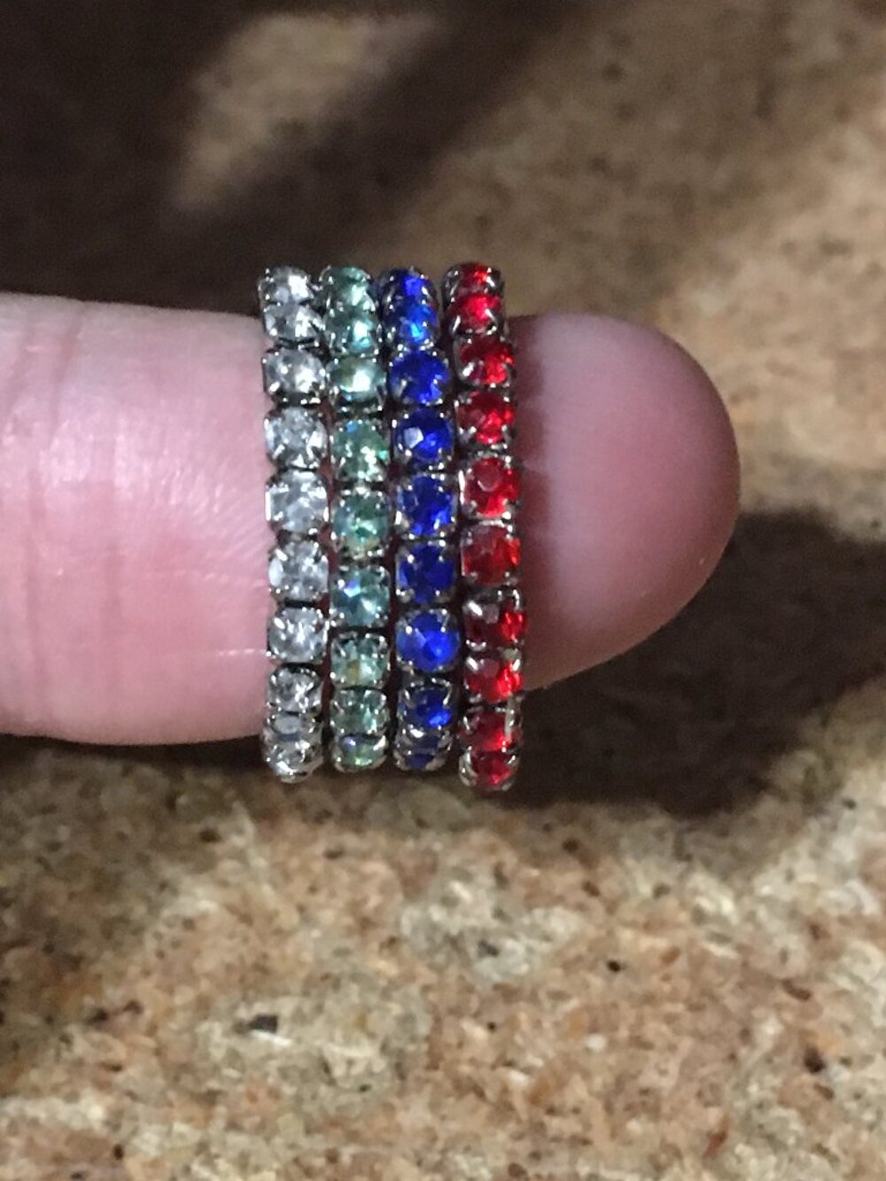 LOT OF 4 STRETCH RINGS BLUE GREEN RED WHITE GEMSTONES